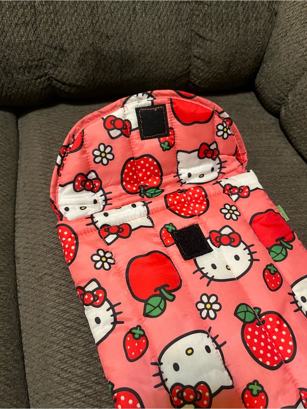 BAGGU Puff laptop sleeve- Hello Kitty Pink Strawberry Apple Quilted Pouch - Picture 2 of 3